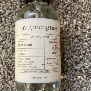 M. Greengrass dry oil spray